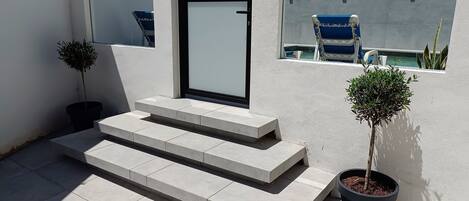 حمّام سباحة خارجي