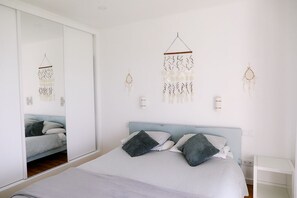 4 Schlafzimmer, Bügeleisen/Bügelbrett, Reisekinderbett, WLAN