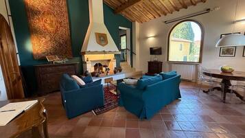 Smart TV, fireplace, foosball, table tennis