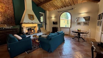 Smart TV, fireplace, foosball, table tennis