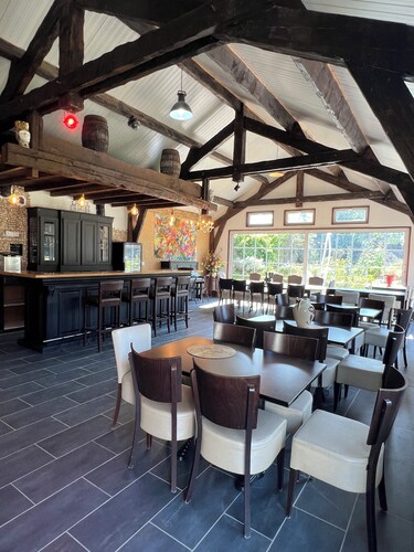 Beautiful, completely renovated (group) accommodation INCL NEW (FEEST) HALL