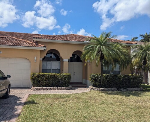 Wonderful house for your visit to Miami. Newly listed for 6 people. Superhost.