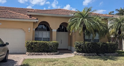 Wonderful house for your visit to Miami. Newly listed for 6 people. Superhost.