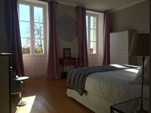 Double Room (Papillon) | Individually decorated, individually furnished, blackout curtains - Chateau La Maronne (Mauriac)