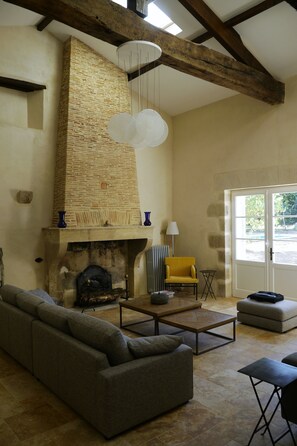 Living area - Chateau La Maronne (Mauriac)