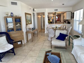 Smart-TV, DVD-Player, Stereoanlage