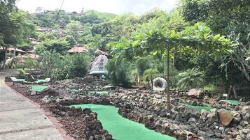 Mini-golf
