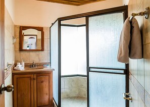 Apartment, 2 Schlafzimmer | Badezimmer | Handtücher