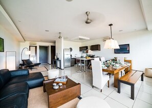 Apartment | Living area | Flat-screen TV