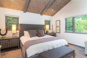5 bedrooms, iron/ironing board, free WiFi, bed sheets - Premium Location Heated Pool & Hot Tub walk to Lower Village (Montecito)