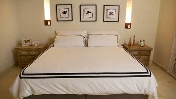 Luxury Villa, Multiple Beds, Non Smoking, City View | 4 bedrooms, iron/ironing board (on request), free WiFi