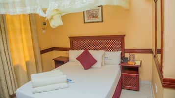 Standard Room | Desk, free WiFi, bed sheets