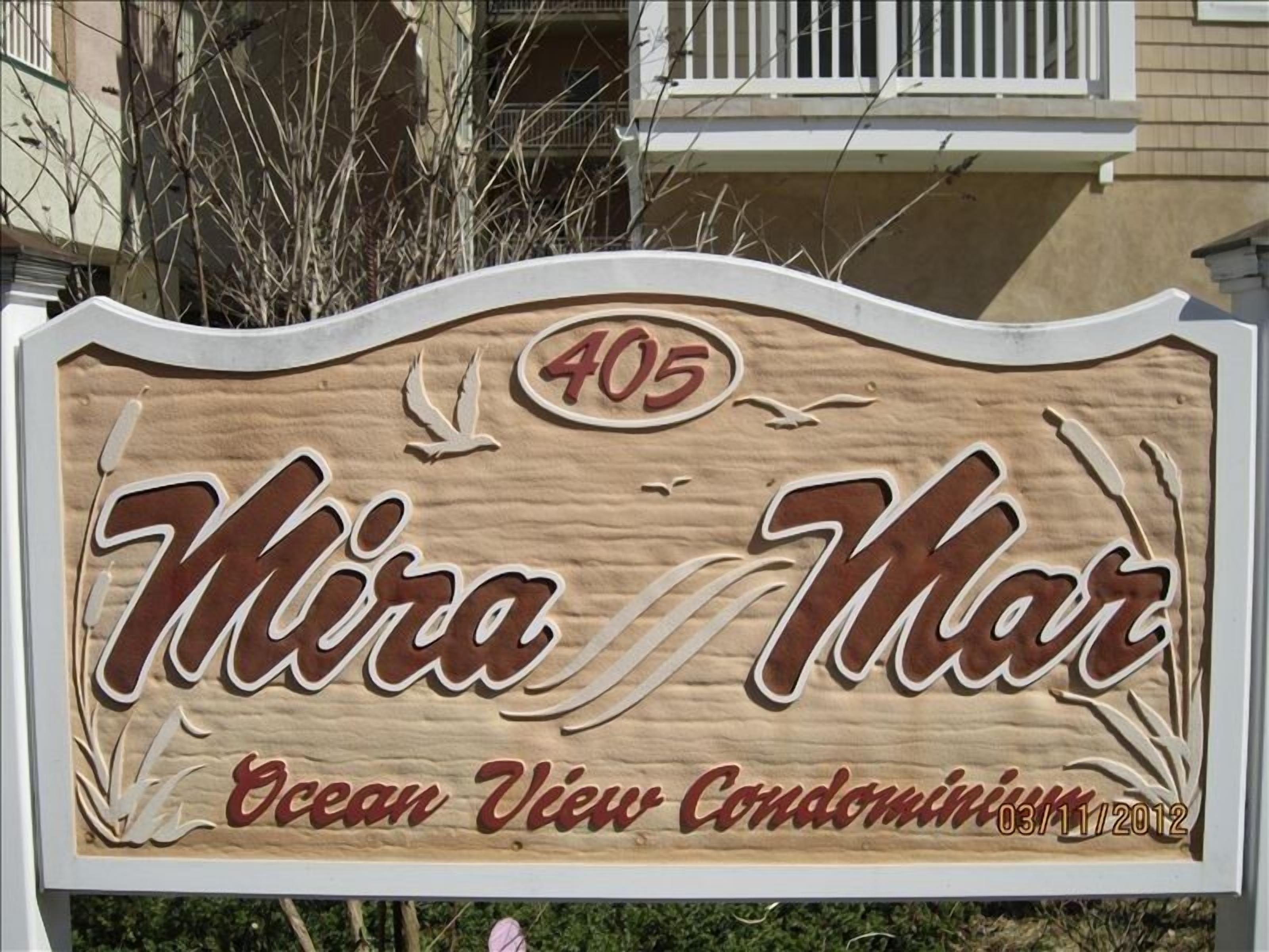Great Beach Block, Oceanview Condo - Just Steps to the Beach!
