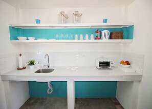 Family House, 1 Bedroom, Ocean View | Private kitchen | Full-size fridge, stovetop, cookware/dishes/utensils - Casa Aqua (Sardinal)