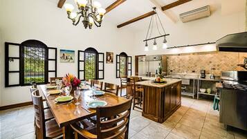 House | Living area | Flat-screen TV