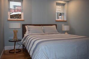 1 slaapkamer, een strijkplank/strijkijzer, wifi, beddengoed