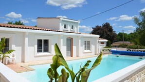 Seasonal outdoor pool - Jardin De Marceau (Blasimon)