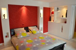 Classic Room, 1 Bedroom | 2 bedrooms, blackout curtains, soundproofing, iron/ironing board