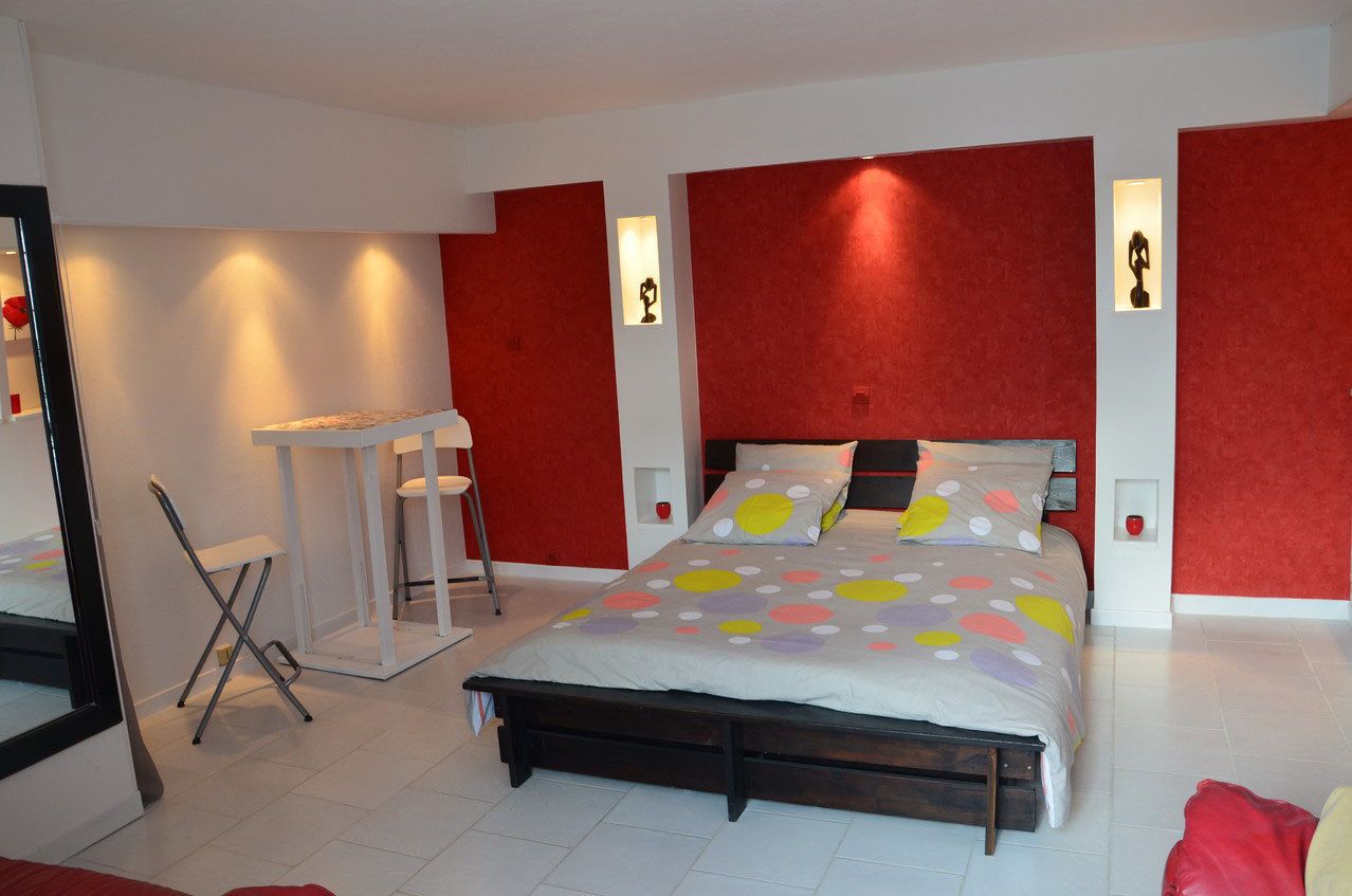 Classic Room, 1 Bedroom | 2 bedrooms, blackout curtains, soundproofing, iron/ironing board