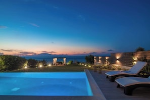 Piscine extérieure