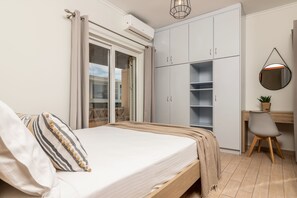 4 chambres, coffres-forts dans les chambres, bureau