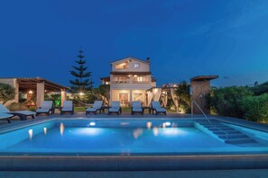 Piscine extérieure