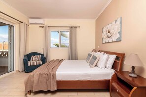 4 bedrooms, in-room safe, desk, soundproofing - Sea Breeze Villa in Zakynthos (Zakynthos)