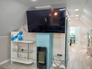 TV, fireplace, streaming services, stereo