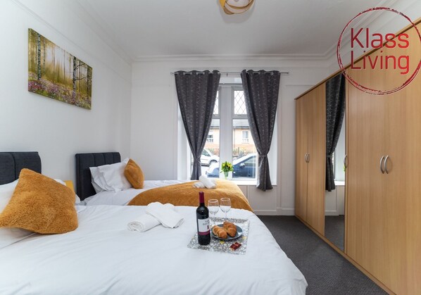 1 bedroom, iron/ironing board, travel cot, free WiFi