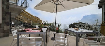 Sunflower with en-suite bathroom - hiking Amalfi coast - Path of Gods