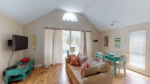 TV - Nantucket Cottage 11-A Upstairs Cottage (Destin)