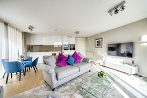 TV - Luxurious apartment 10 minute walk from Old Course (St Andrews)