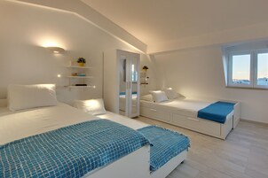 Iron/ironing board, free WiFi, bed sheets