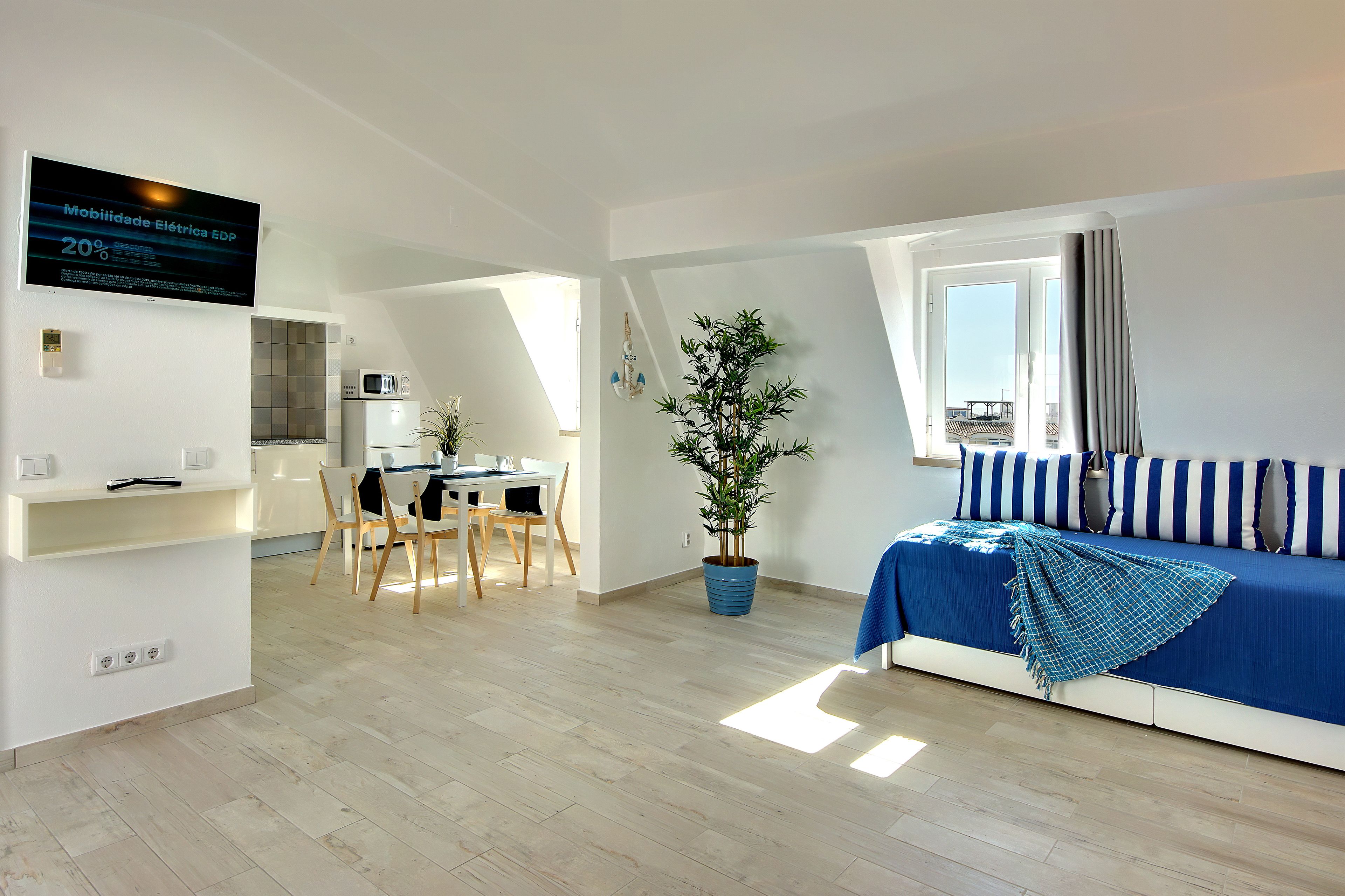 Studio | Living area