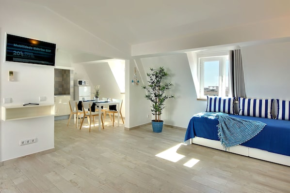 Studio | Woonruimte | Een lcd-televisie