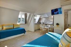 Studio | Living area | LCD TV