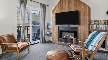 TV, fireplace, DVD player