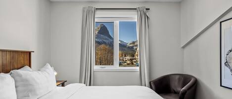 3 chambres, matelas mémoire de forme, fer et planche à repasser