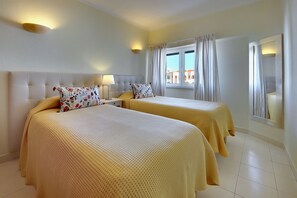 Apartment, 1 Bedroom, Balcony, Sea View | Iron/ironing board, free WiFi, bed sheets - Apartamentos do Atlântico (Albufeira)