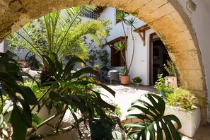 Căn hộ, 1 phòng ngủ, hiên | Nội thất