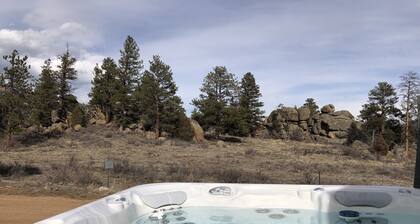 Hot Tub for Stargazing! Peaceful Totally Remodeled Studio! Excellent Location!