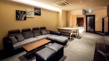 Presidential Suite, Multiple Beds, Non Smoking, Hot Tub | Premium bedding, pillowtop beds, minibar, individually decorated