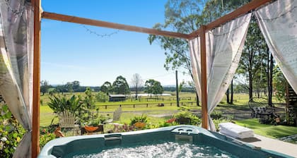 The Studio Retreat perfect for a quiet romantic break. Pet friendly, hot tub.