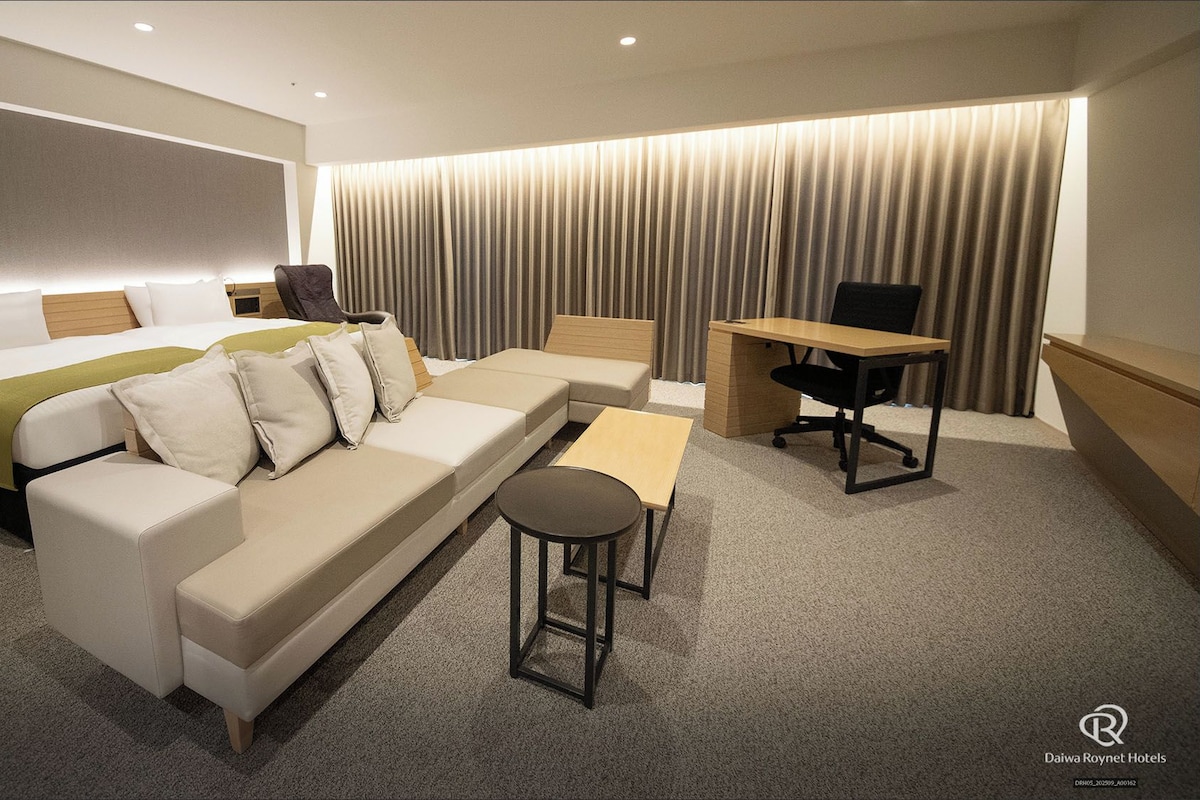 Coffres-forts dans les chambres, bureau, rideaux occultants