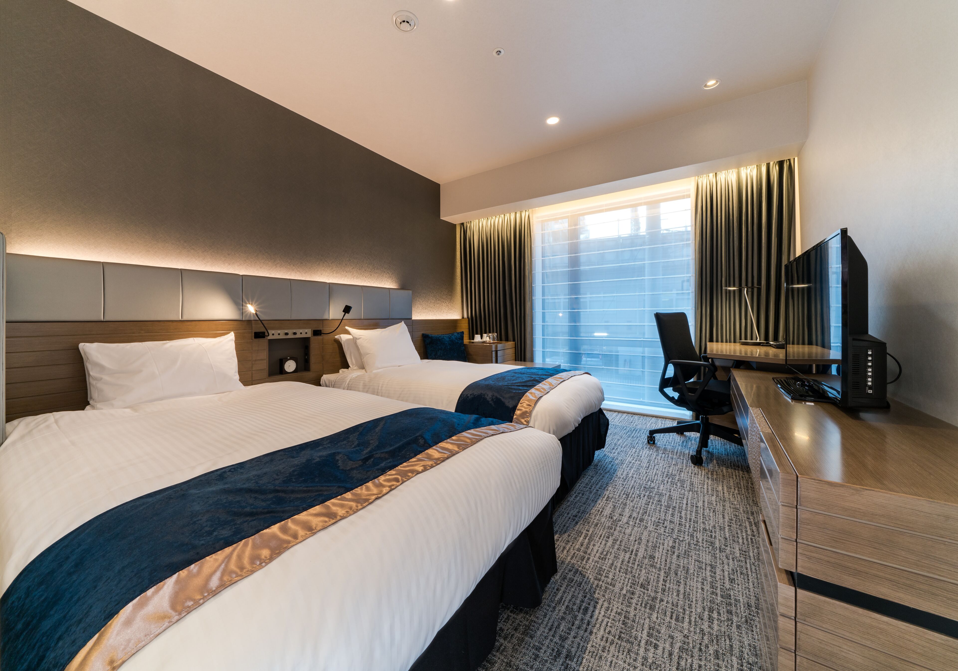 1 bedroom, in-room safe, desk, blackout curtains