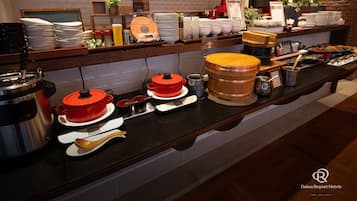 Daily full breakfast (JPY 2200 per person)