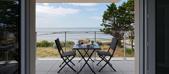 Facing the sea - 50 m from the  beach