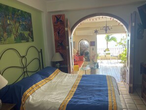 1 sovrum, skrivbord, strykjärn/strykbräda och gratis wi-fi