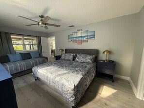 3 bedrooms, iron/ironing board, free WiFi, bed sheets - Once Upon a Tide (Port Richey)