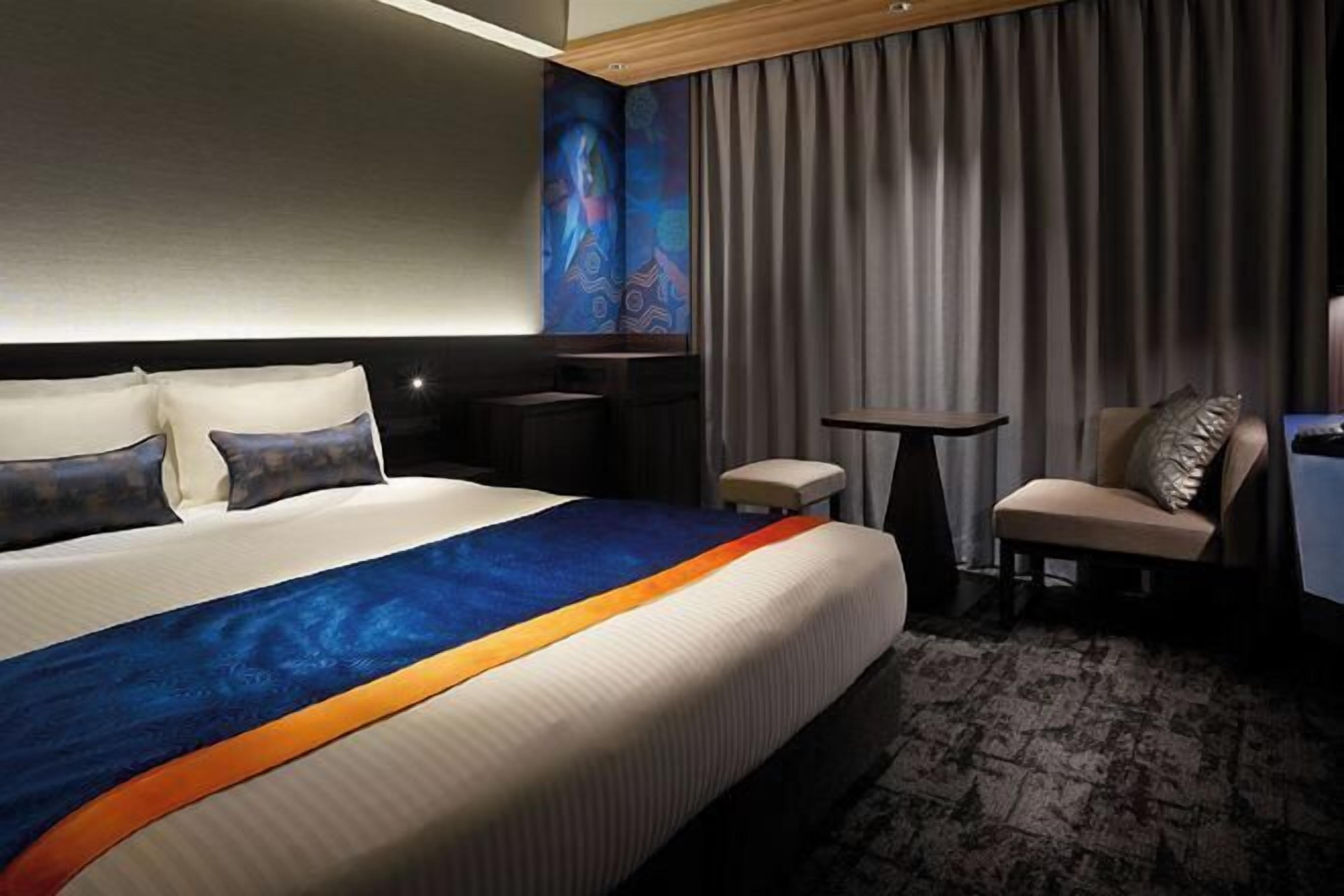 セーフティボックス (室内)、防音設備、WiFi (無料)、ベッドシーツ